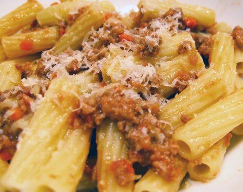 bolognese-sauce-with-rigatoni Bolognese Sauce with rigatoni